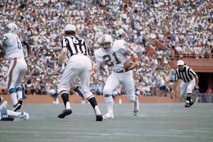 Former Miami Dolphins RB Jim Kiick (21). Credit: phinphanatic.com